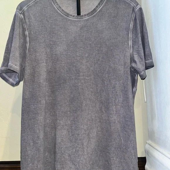 Mens Lululemon Tshirt Dark Grey No Tag Size M Lenght 71” - Picture 5 of 5